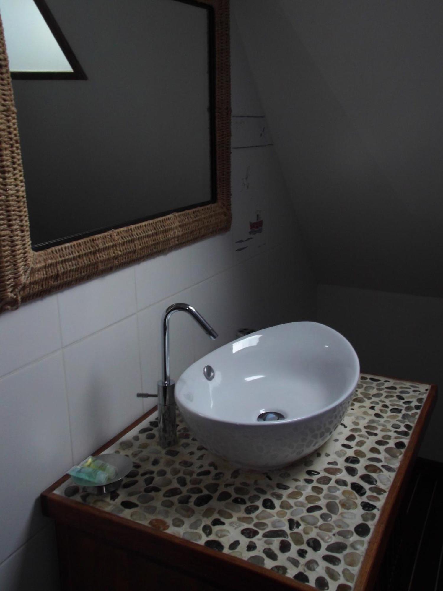 Le Clos Des Tilleuls D Day Home, Chambres D'Hotes, Suite Avec Sauna Privatif, Suite Avec Balneotherapie Privative, En Supplement Option Spa Bain A Remous La Vendelée Rum bild