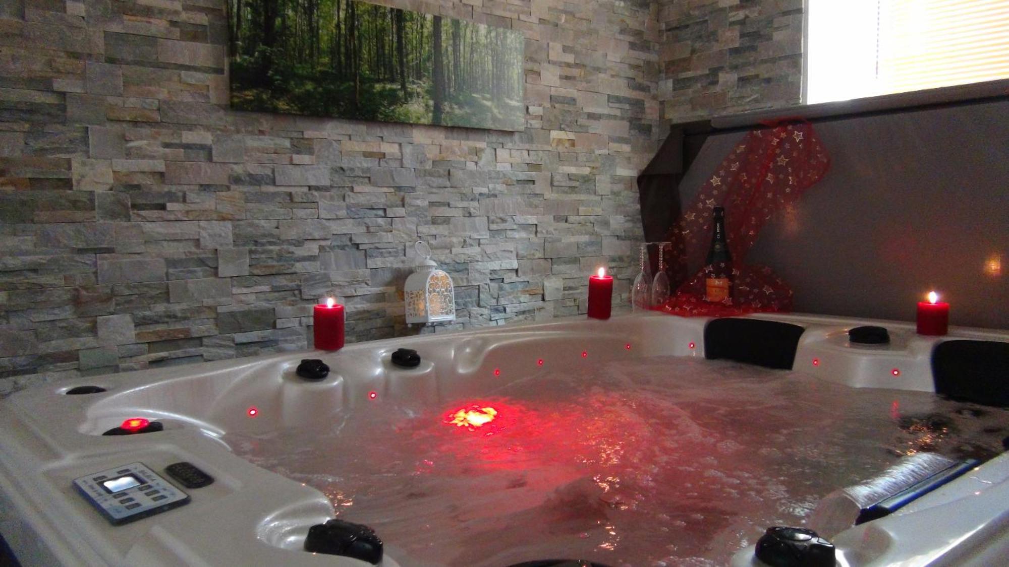 Le Clos Des Tilleuls D Day Home, Chambres D'Hotes, Suite Avec Sauna Privatif, Suite Avec Balneotherapie Privative, En Supplement Option Spa Bain A Remous La Vendelée Exteriör bild