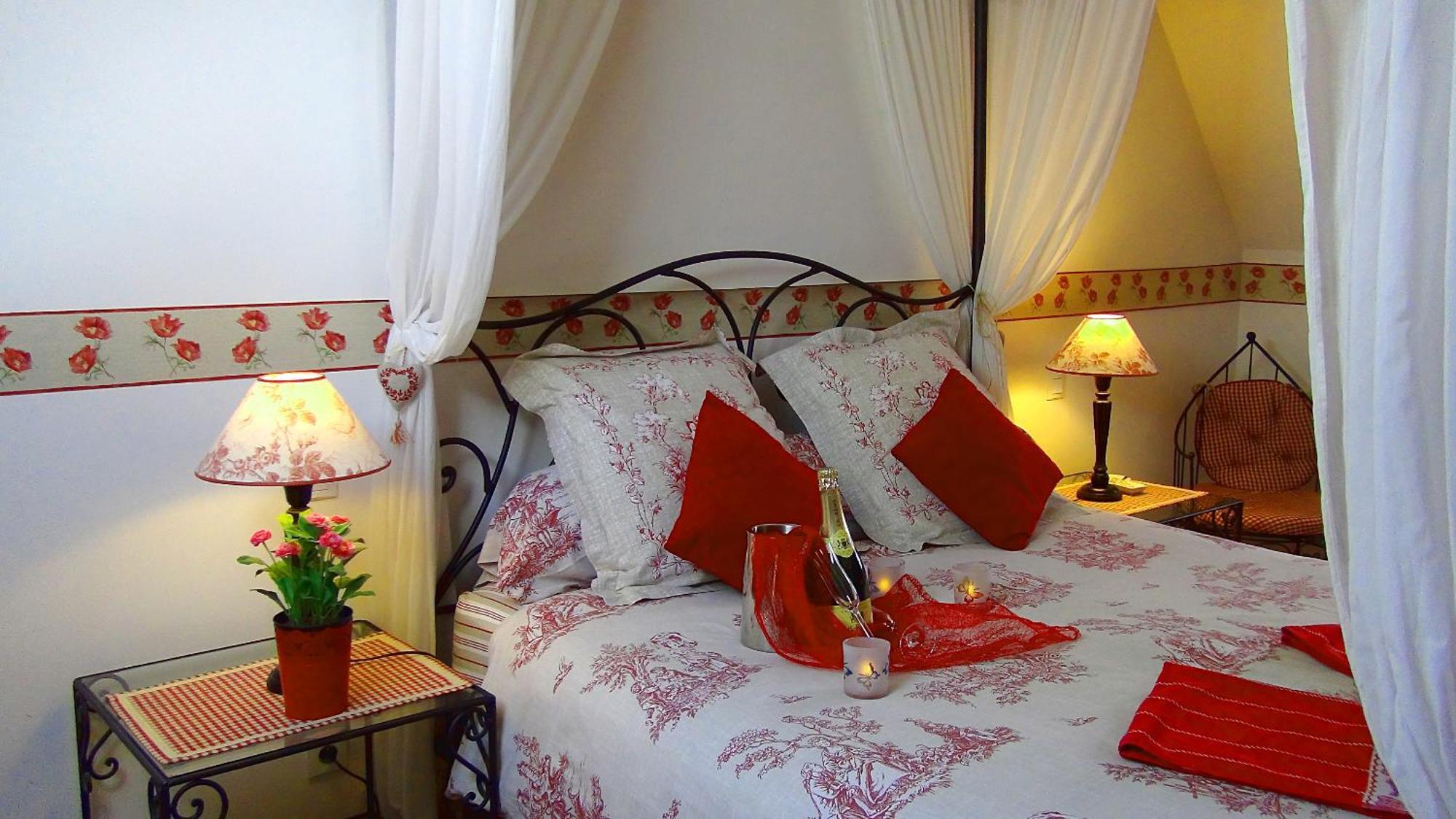 Le Clos Des Tilleuls D Day Home, Chambres D'Hotes, Suite Avec Sauna Privatif, Suite Avec Balneotherapie Privative, En Supplement Option Spa Bain A Remous La Vendelée Exteriör bild