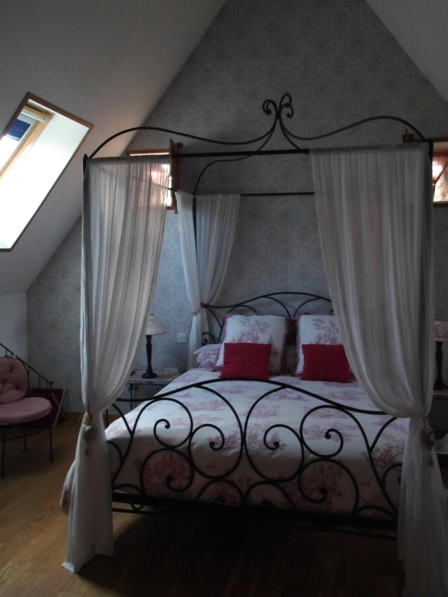 Le Clos Des Tilleuls D Day Home, Chambres D'Hotes, Suite Avec Sauna Privatif, Suite Avec Balneotherapie Privative, En Supplement Option Spa Bain A Remous La Vendelée Rum bild