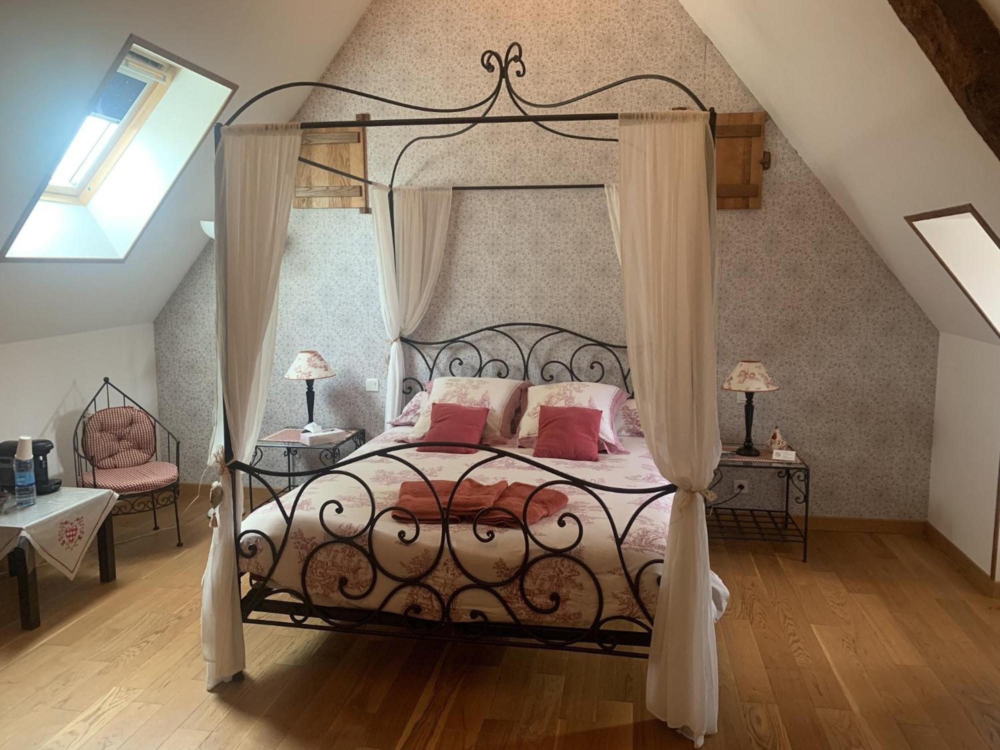 Le Clos Des Tilleuls D Day Home, Chambres D'Hotes, Suite Avec Sauna Privatif, Suite Avec Balneotherapie Privative, En Supplement Option Spa Bain A Remous La Vendelée Exteriör bild